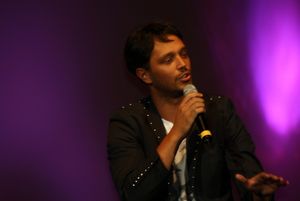 2010년 9월 도르트문트에서 공연하는 보즈