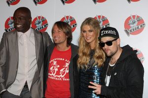 시즌 1 코치: 씰, 키스 어번, 델타 구드럼, 조엘 매든