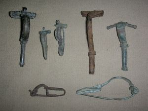 P자형 피불라. 3 – 5세기 AD