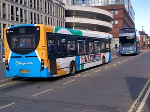 펨브로크 브로드웨이 버스 정류장