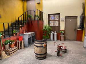 멕시코주에 위치한 찬플레 이 레콘트라찬플레 테마 레스토랑에 있는 시리즈 세트의 재현.