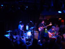 셀웨이가 7 Worlds Collide와 함께 공연하는 모습, 2009년