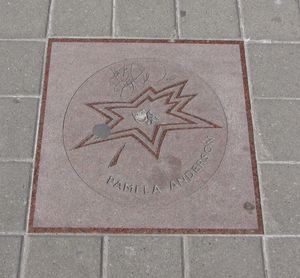 패멀라 앤더슨의 캐나다 명예의 거리 별