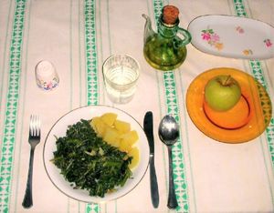 스페인 아라곤 요리에서는 보리지를 데쳐 마늘로 볶아 감자와 함께 제공한다.