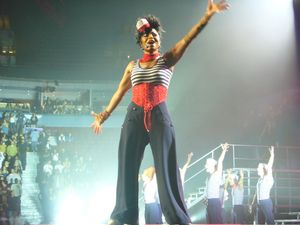 잭슨이 2008년 Rock Witchu 투어에서 앨범의 리드 싱글 "Miss You Much"를 공연하고 있다.