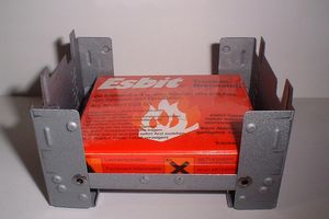 연료 정제 상자가 있는 에스빗 스토브