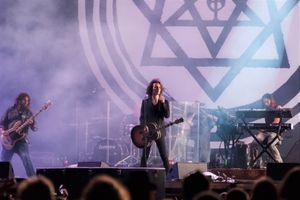 2013년 6월 Ursynalia에서 공연하는 HIM