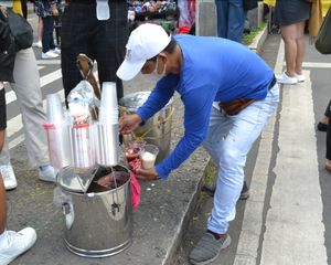 바기오 세션 로드의 딸기 타호 판매상.