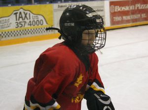 팀비츠 하키 선수. 이 회사는 캐나다에서 아이스 하키 유소년 스포츠 프로그램을 후원한다.