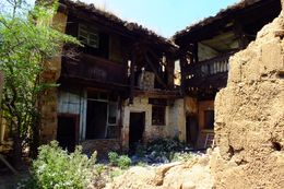 도시 개발로 파괴되어 가는 쓰허위안(四合院) 폐허(윈난성 쿤밍시 우화 구)