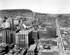 비비에가 자란 1940년대 몬트리올 시내 전경