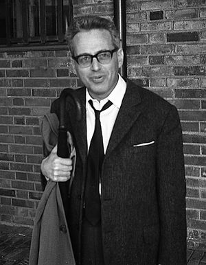 헝가리 작곡가 죄르지 리게티(György Ligeti)는 만년에 비비에의 음악을 알리는 데 헌신했다.