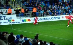 블랙스톡이 카디프 시티와의 경기에서 노팅엄 포레스트를 위해 골을 넣은 후 세리머니를 하고 있다.