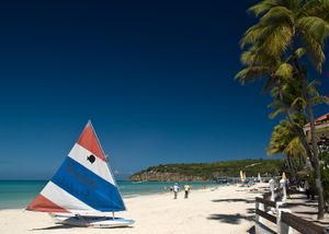 앤티가 섬의 디킨슨 베이 해변