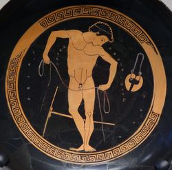 가죽 끈으로 손을 감는 젊은 권투 선수, 팔레스트라 장비 속에서 (톤도 킬릭스, 기원전 6세기 후반–기원전 5세기 초)