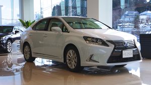 2013년 페이스리프트된 렉서스 HS 250h (일본)