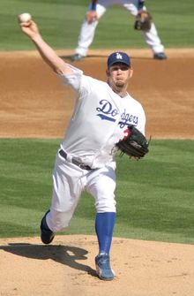 페니가 2008년 애리조나 스프링 트레이닝에서 로스앤젤레스 다저스를 위해 투구하고 있다.