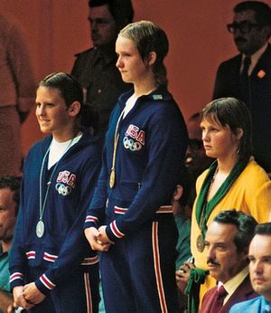 오른쪽의 굴드, 왼쪽의 샌디 닐슨, 가운데의 셜리 바바쇼프 (1972년)