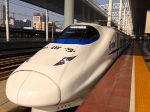 우시 기차역에 정차한 CRH2B