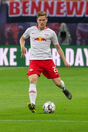 2019년 3월 헤르타 BSC를 상대로 활약하는 할스텐베르크