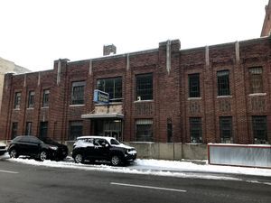 노스 그린 스트리트에 있는 Journal Review 본사