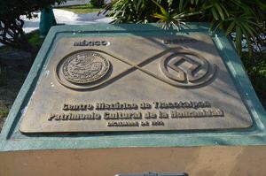 주 광장에 있는 세계 문화 유산 기념 명판