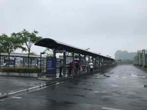 훙차오 서부 교통센터 정류장