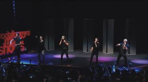 2017년 스페인에서 공연하는 CNCO.