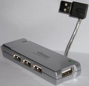 버스 전원 허브