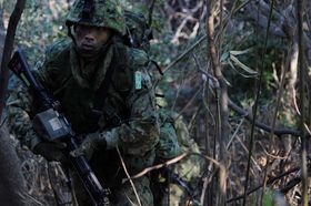 산악 기동 훈련 중인 대원