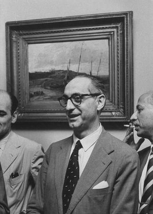 UCR 위원회에 있는 아르투로 프론디시.