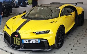 부가티 시론 퓨어 스포트 정면