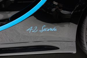 차량 측면에 기록된 주행 시간