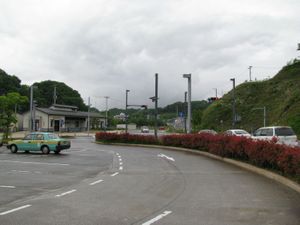 역 앞 (2008년 5월)