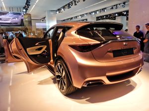 2013년 프랑크푸르트 모터쇼에서 공개된 Q30 컨셉트