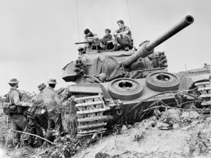 1968년 7월 남베트남에서 작전 중인 호주 센추리온 전차의 승무원과 병사들의 대화