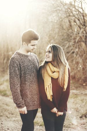 짝을 이룬 인간 남성과 여성