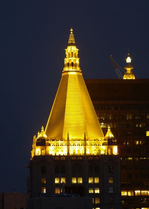 북쪽에서 본 타워 정상