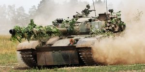 미국 육군과 함께 실시된 Saber Strike 18 훈련 연습 중 ERAWA-2 ERA 장갑 패키지를 장착한 폴란드 PT-91