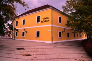 현재 시립 박물관인 함바(Hamvay) 저택