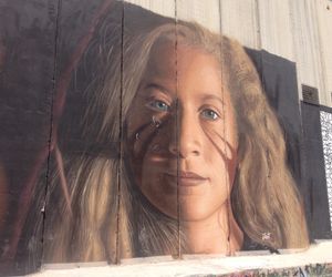  요리트 아고치 등이 장벽에 그린 아헤드 타미미 초상화