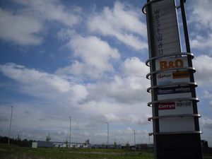 캐슬캐리 근처 Wardpark에 있는 Westway 소매 공원