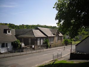 과거 컴버놀드 빌리지 초등학교