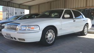 그랜드 마퀴스의 희귀한 롱 휠베이스 버전인 GSL.