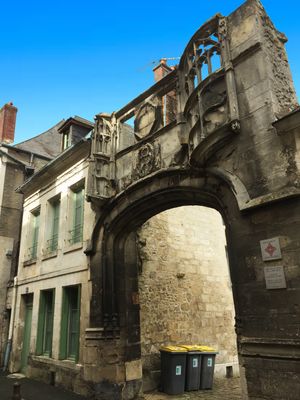 부벨 법원 문, 랭, 세루리에 거리(프랑스)