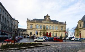 라옹, 프랑스의 타운 스퀘어