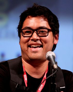 브라이언 리 오말리는 그래픽 노블 시리즈를 제작했으며 공동 쇼러너로 참여했다.