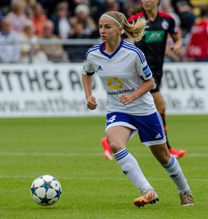 2015년 FFC 프랑크푸르트에서 뛰고 있는 흐로넨