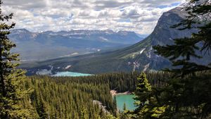 앨버타 주의 루이스 호수 전경