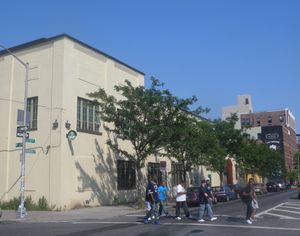 양조장이 늘어선 브루어스 로우, 노스 11번가